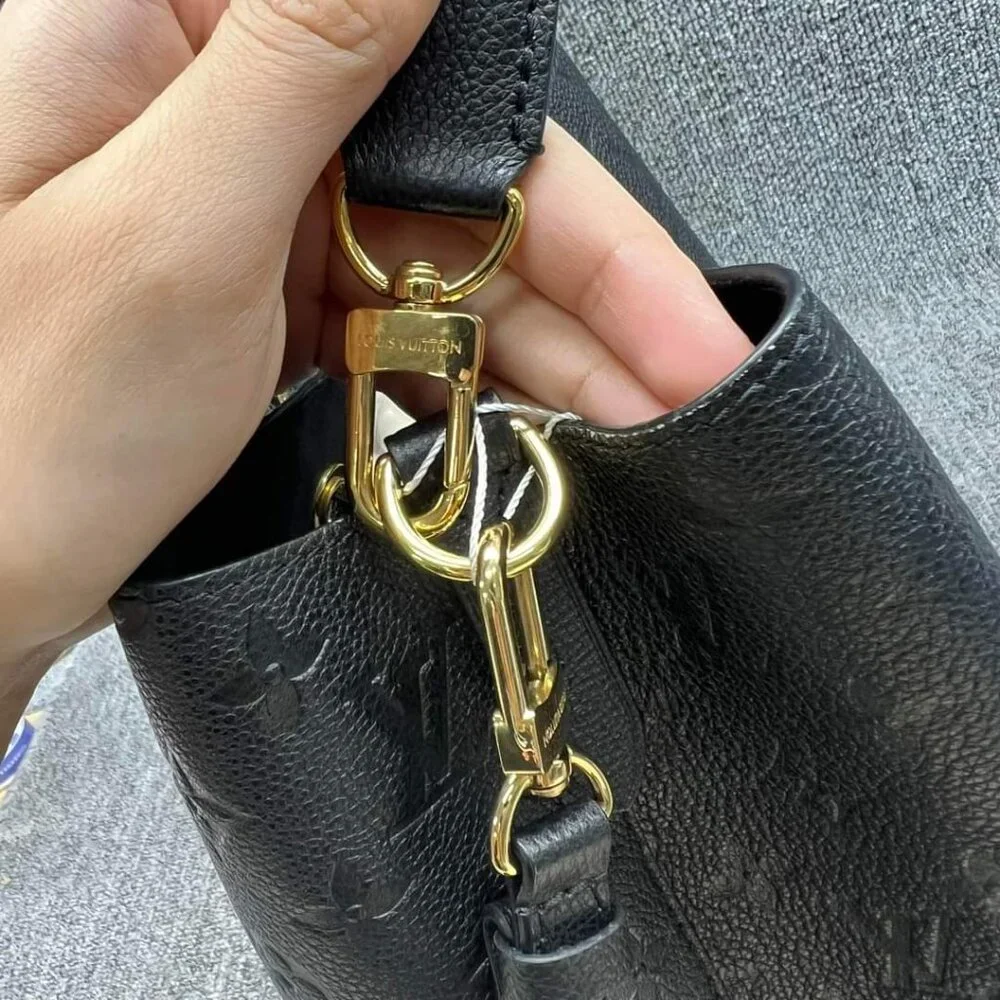 100% Authentic Louis Vuitton NeoNoe Black Leather Satchel - Picture 4 of 16